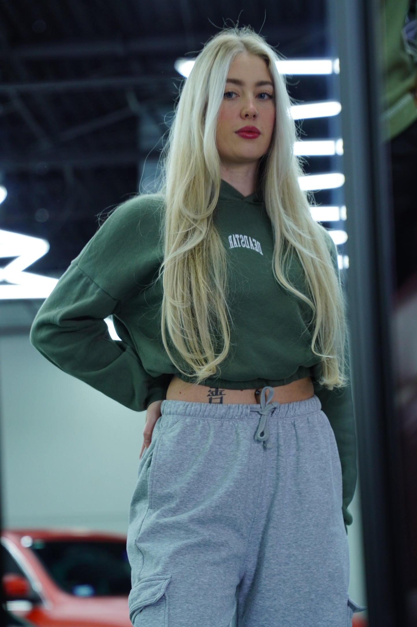 DS Women's Cropped Sweatshirt (Black)